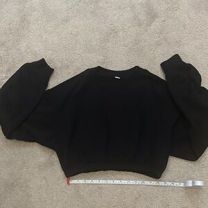ALO Black Cropped crew neck